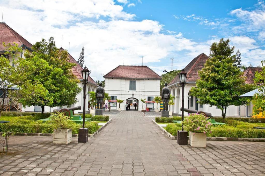 Happy Family Hotel Yogyakarta Extérieur photo